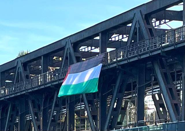 Manifestazione pro Palestina sul ponte di Sesto