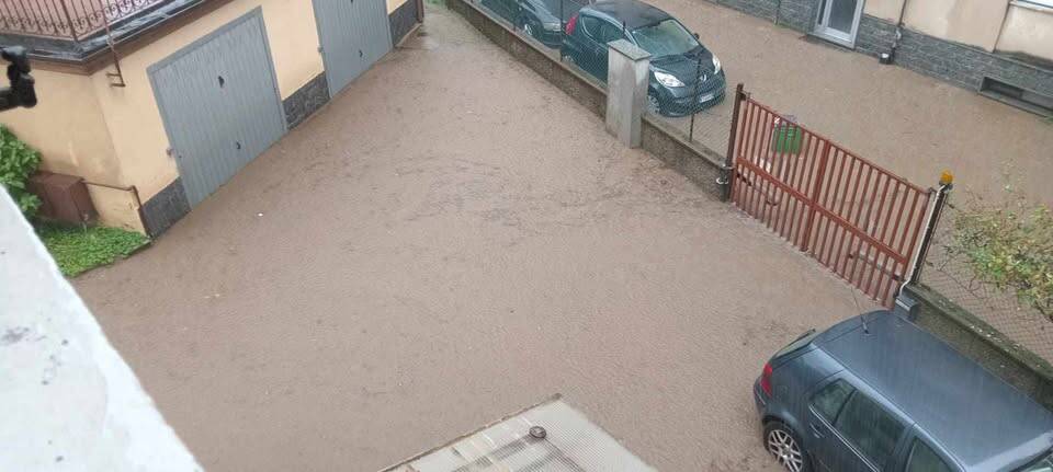 Pioggia, grandine e allagamenti, il Varesotto colpito dal nubifragio