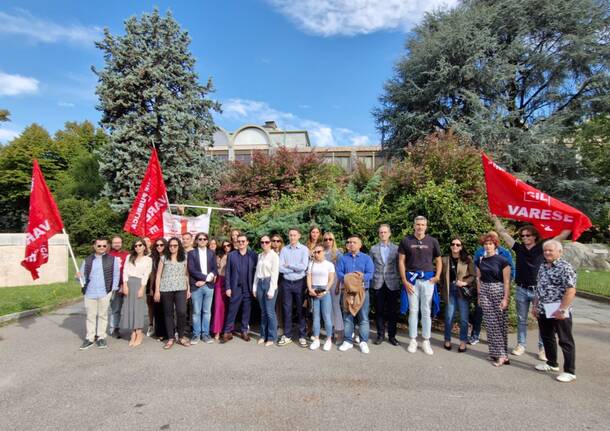 Precari del PNRR in presidio davanti al Tribunale di Busto