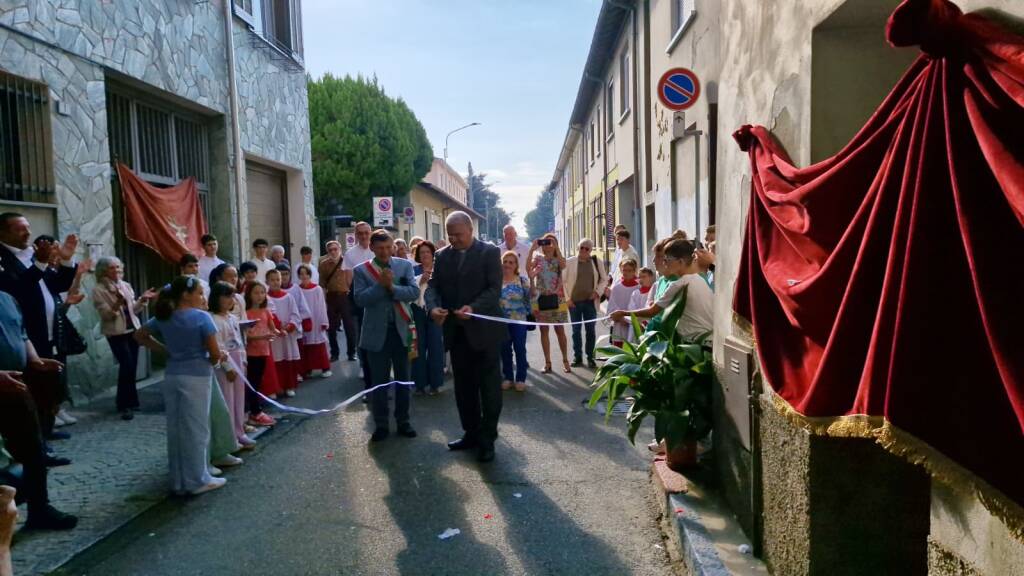 Rescaldina dà il benvenuto al nuovo parroco don Achille Fumagalli