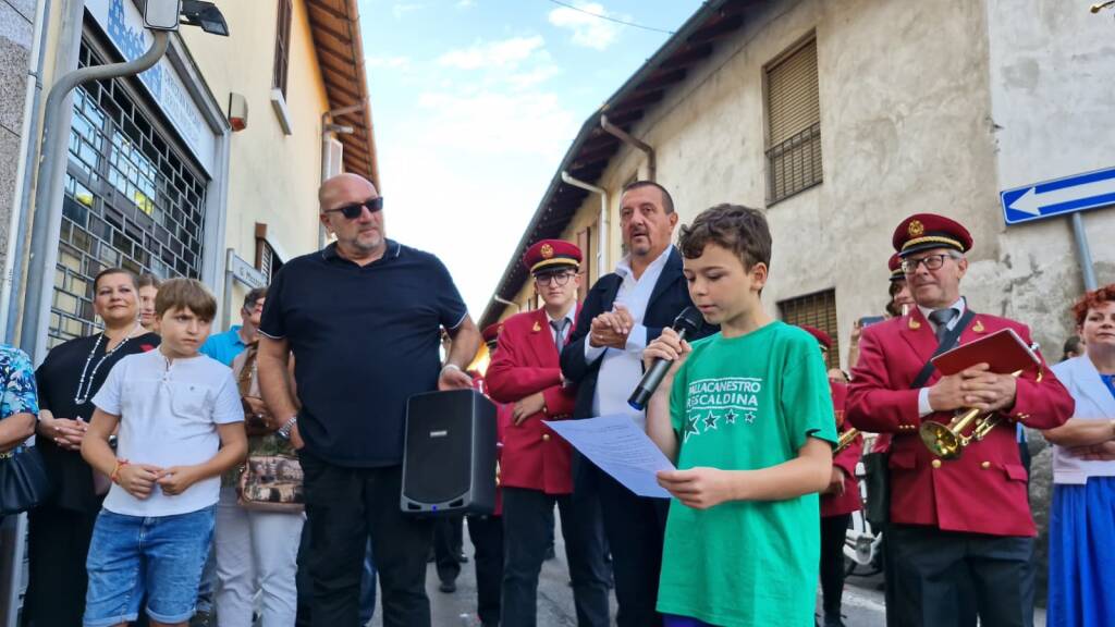Rescaldina dà il benvenuto al nuovo parroco don Achille Fumagalli