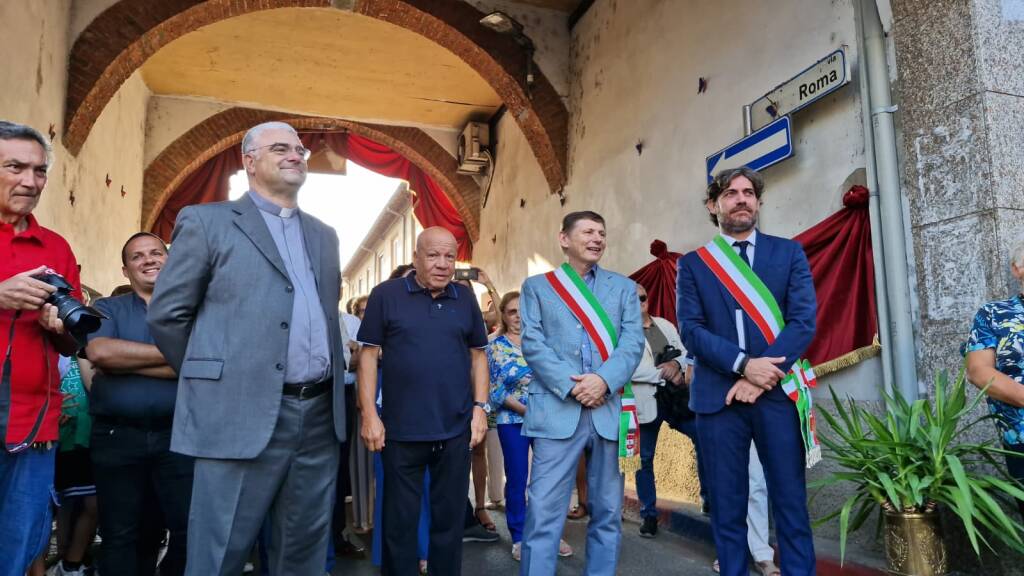 Rescaldina dà il benvenuto al nuovo parroco don Achille Fumagalli