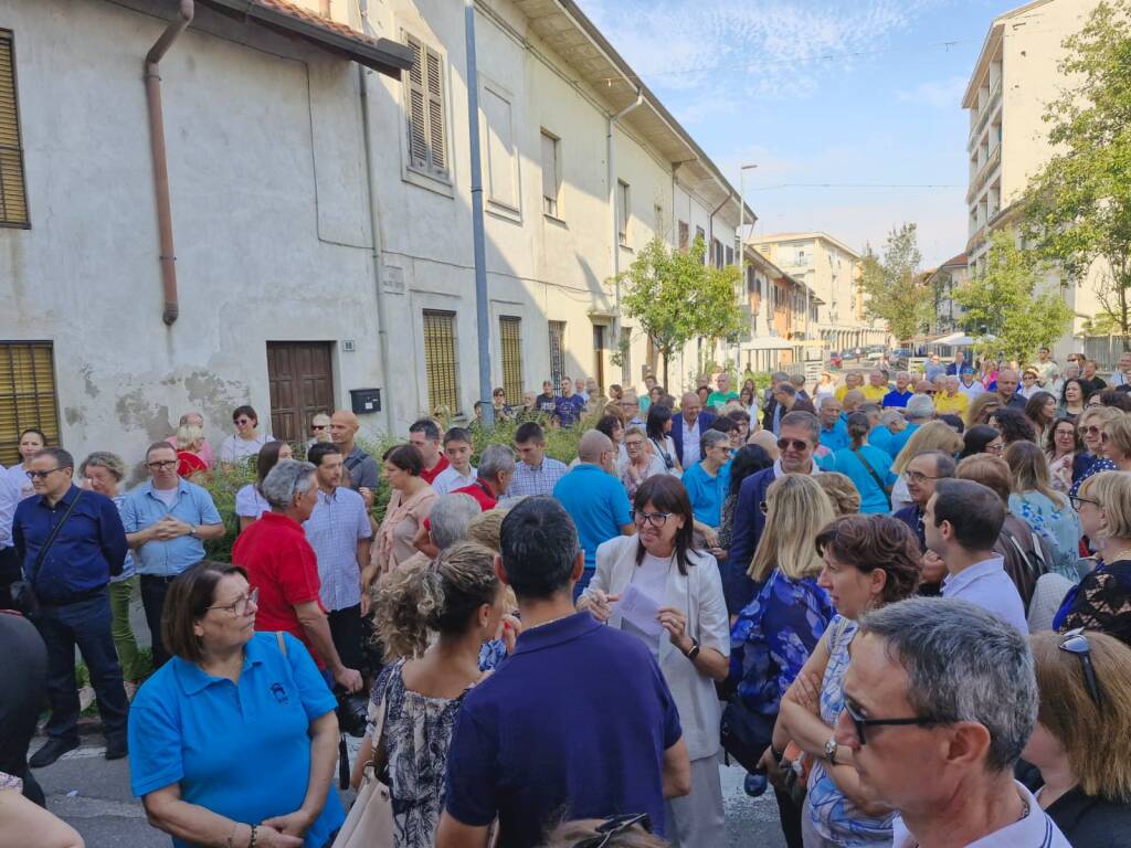 Rescaldina dà il benvenuto al nuovo parroco don Achille Fumagalli