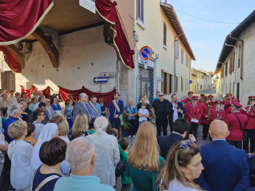 Rescaldina dà il benvenuto al nuovo parroco don Achille Fumagalli