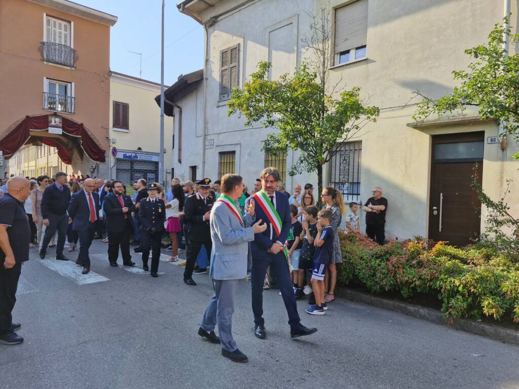 Rescaldina dà il benvenuto al nuovo parroco don Achille Fumagalli