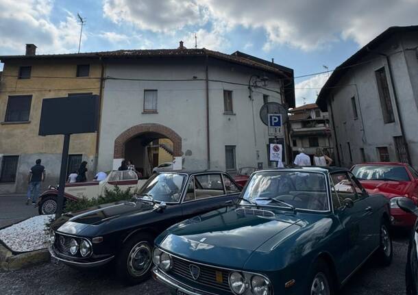 Crosio della Valle si tinge di storia: un raduno di auto e moto d’epoca da film