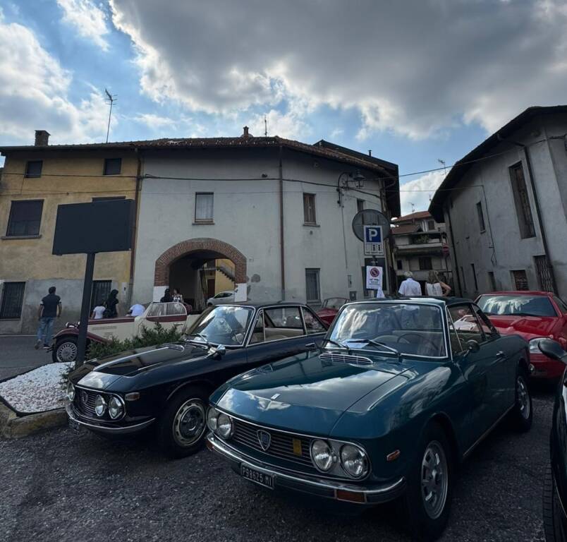 Sfilata auto storiche Crosio Della Valle