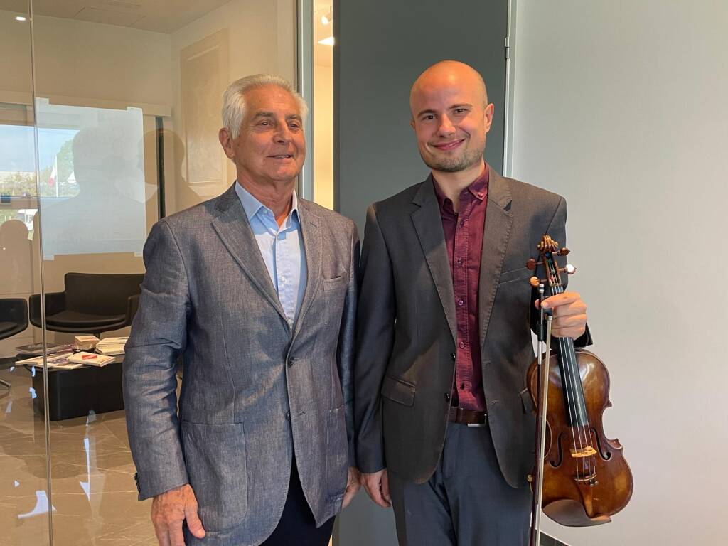 Stradivari-Comat