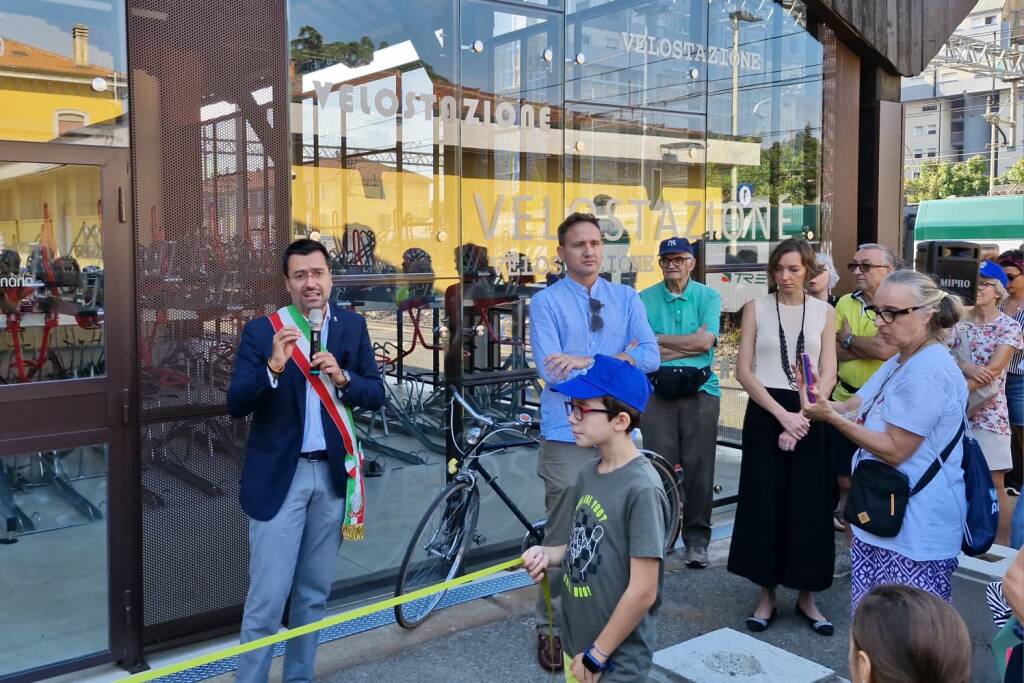 Taglio del nastro per la nuova velostazione di Legnano