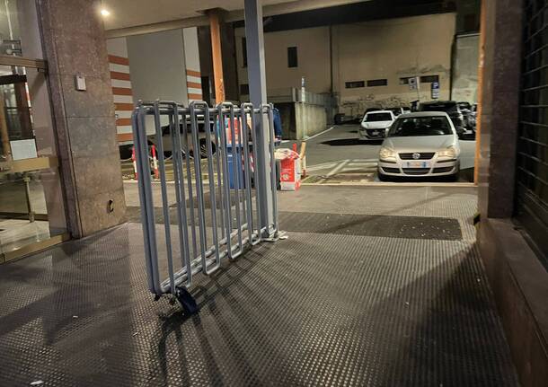 I nuovi cancelli tra piazza Ragazzi del 99 e via Carrobbio