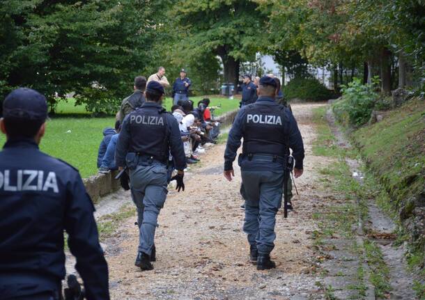 Villa Augusta Varese operazione Polizia 