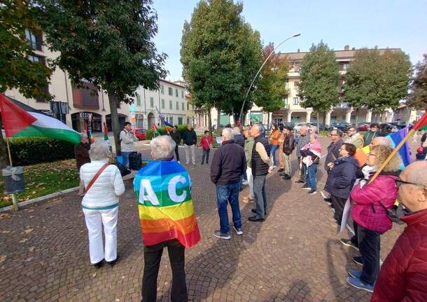 A Parabiago il presidio per la pace con Paolo Romano, attivista imbarcato sulla “Global Sumud Flotilla”