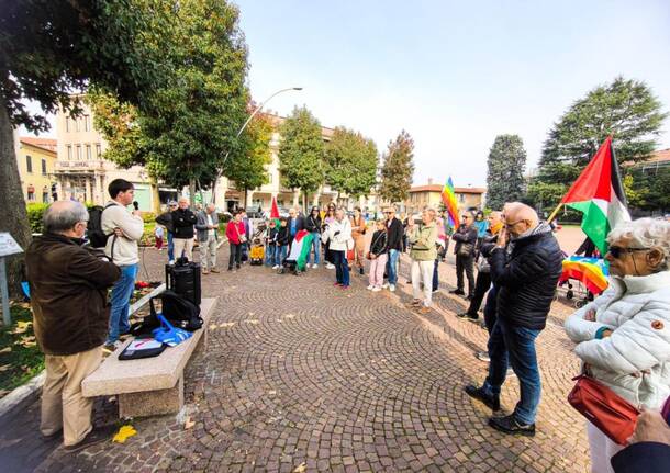 A Parabiago il presidio per la pace con Paolo Romano, attivista imbarcato sulla “Global Sumud Flotilla”