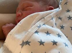Benvenuto Elio, nato a Zurigo… con papà Aramis in versione ostetrico!