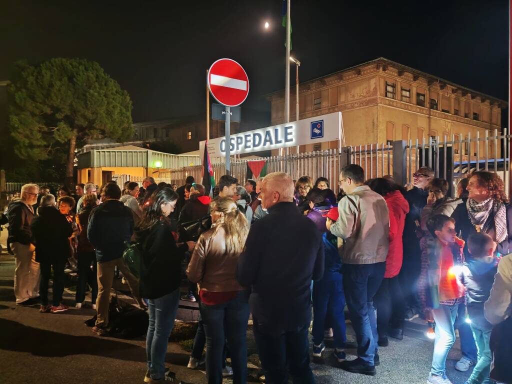 Busto Arsizio - manifestazione luci sulla Palestina" all'ospedale