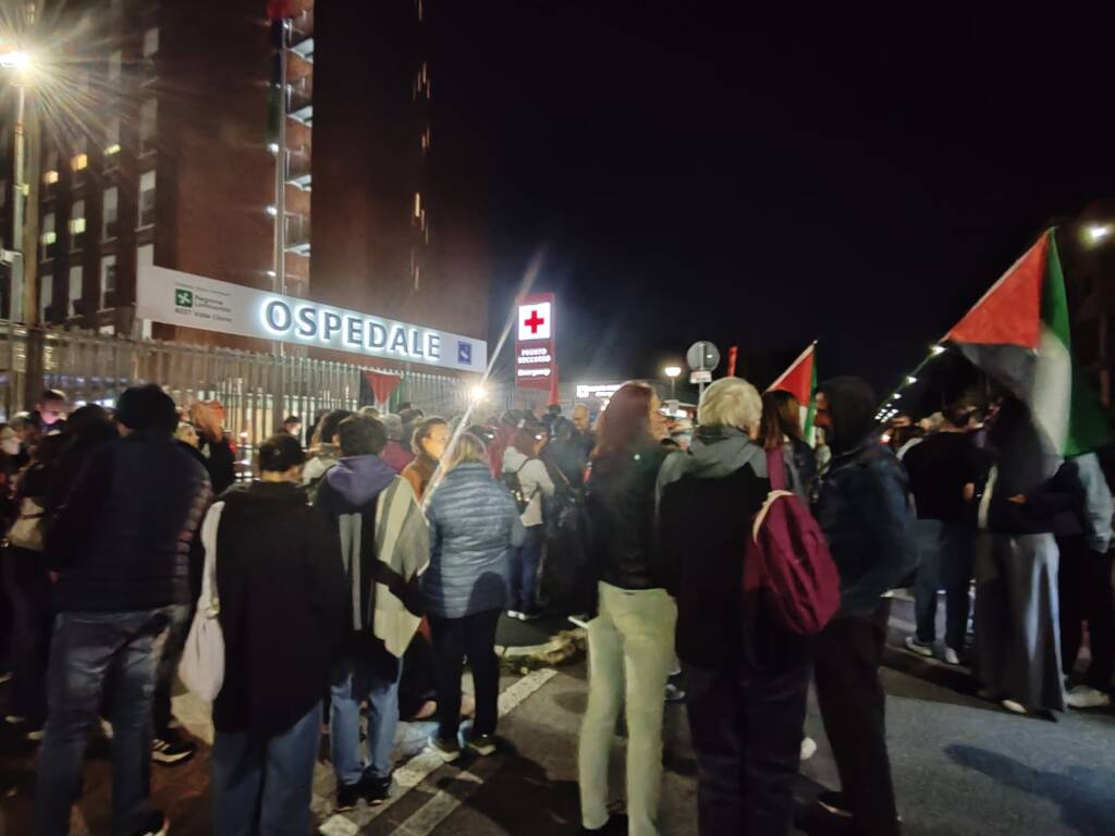 Busto Arsizio - manifestazione luci sulla Palestina" all'ospedale