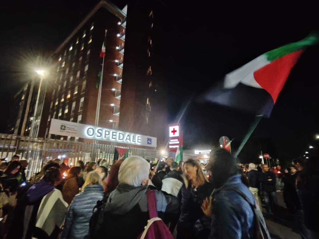 Busto Arsizio - manifestazione luci sulla Palestina" all'ospedale