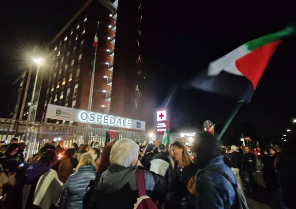 Busto Arsizio - manifestazione luci sulla Palestina" all'ospedale