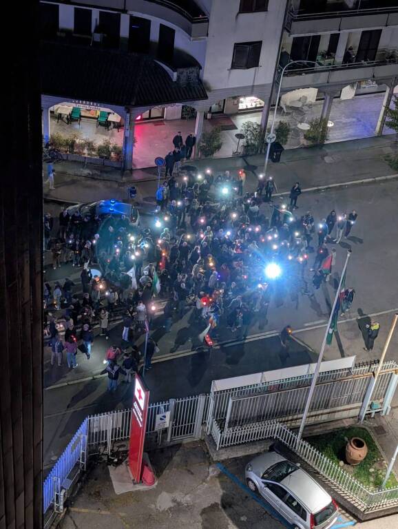 Busto Arsizio - manifestazione luci sulla Palestina" all'ospedale