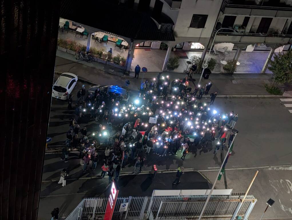 Busto Arsizio - manifestazione luci sulla Palestina" all'ospedale