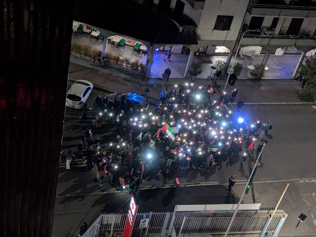 Busto Arsizio - manifestazione luci sulla Palestina" all'ospedale