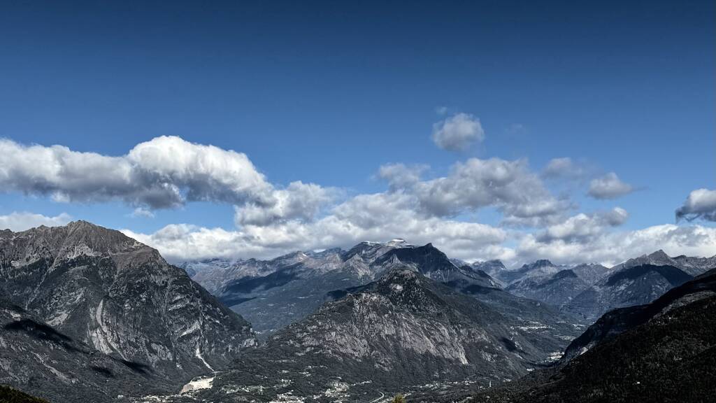 Il Monte Cistella visto dall\'alpe Parpinasca