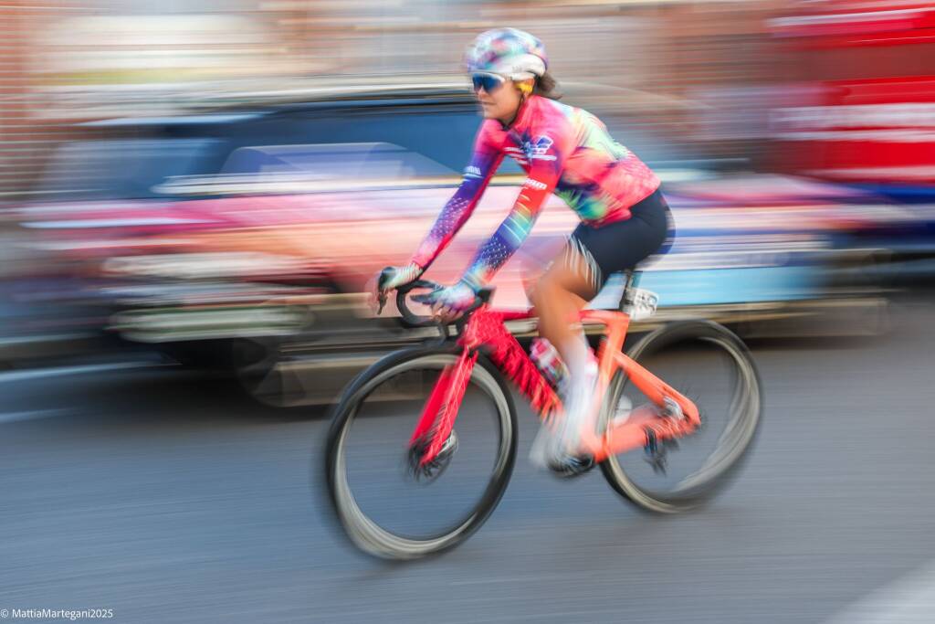 Tre Valli Women\'s Race 2025, la partenza da Busto Arsizio