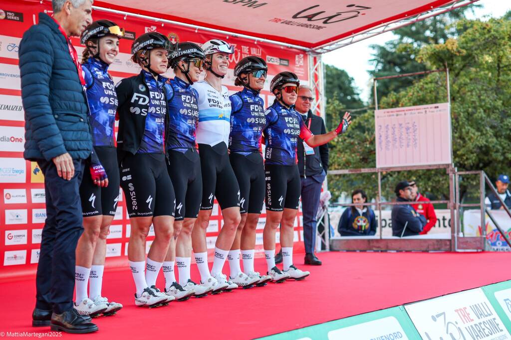 Tre Valli Women\'s Race 2025, la partenza da Busto Arsizio