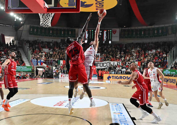 Openjobmetis Varese – EA7 Milano 61-94