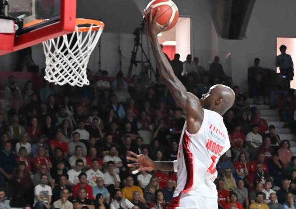 Openjobmetis Varese - EA7 Milano 61-94