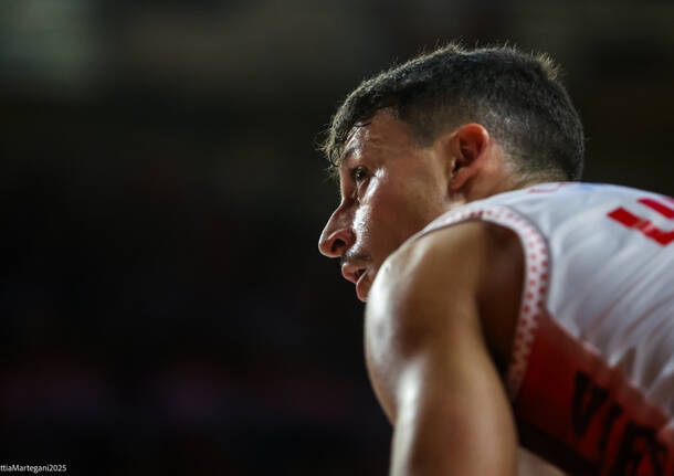 Openjobmetis Varese - Dolomiti Energia Trento 74-85