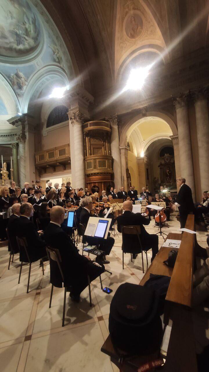Grande successo a Gallarate e Gorla Minore per il Coro e Orchestra Amadeus