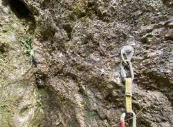 Smantellate le “vie“ di arrampicata illegali sulle rocce della Valganna