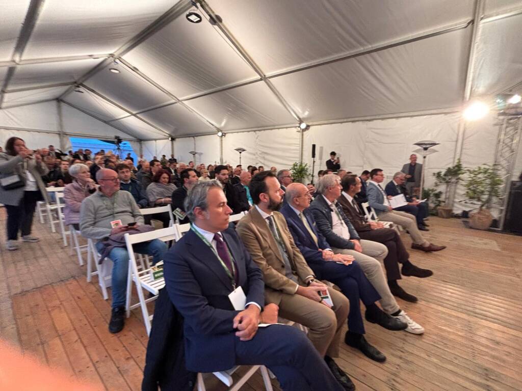 Caronno Pertusella - L'inaugurazione del nuovo reparto produttivo alla Givaudan