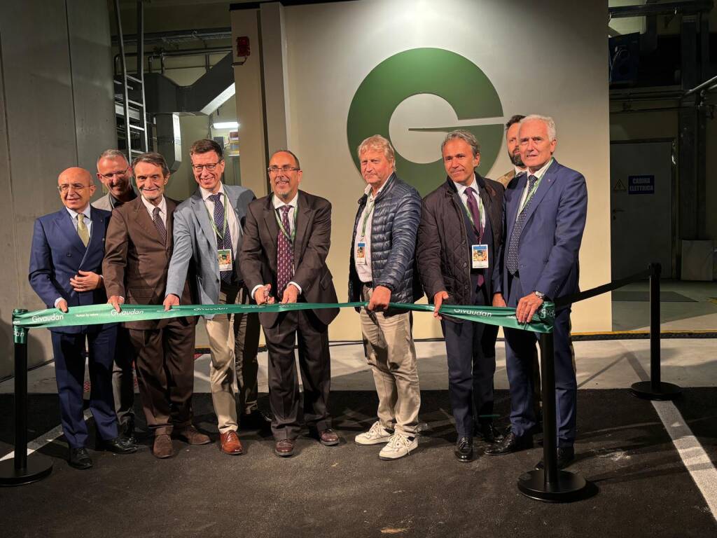 Caronno Pertusella - L'inaugurazione del nuovo reparto produttivo alla Givaudan
