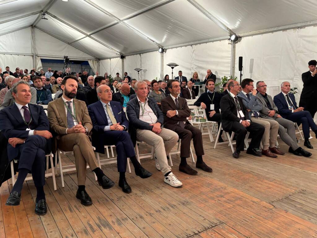 Caronno Pertusella - L'inaugurazione del nuovo reparto produttivo alla Givaudan