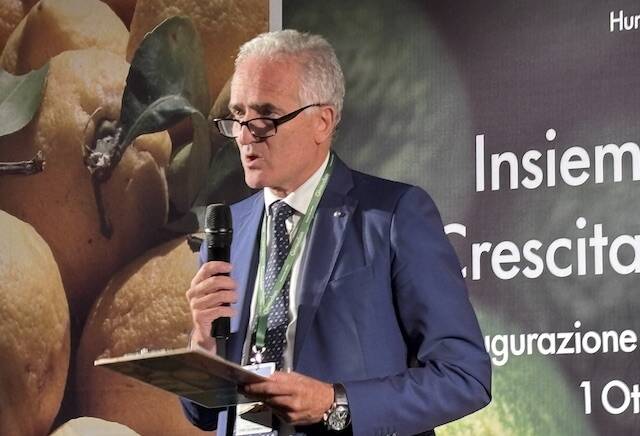 Caronno Pertusella - L'inaugurazione del nuovo reparto produttivo alla Givaudan