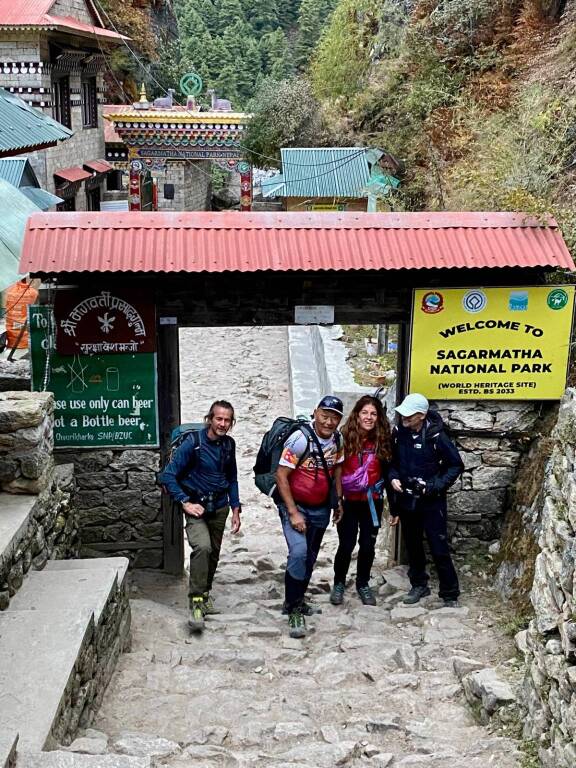 Dario Nepalese - San Luckla