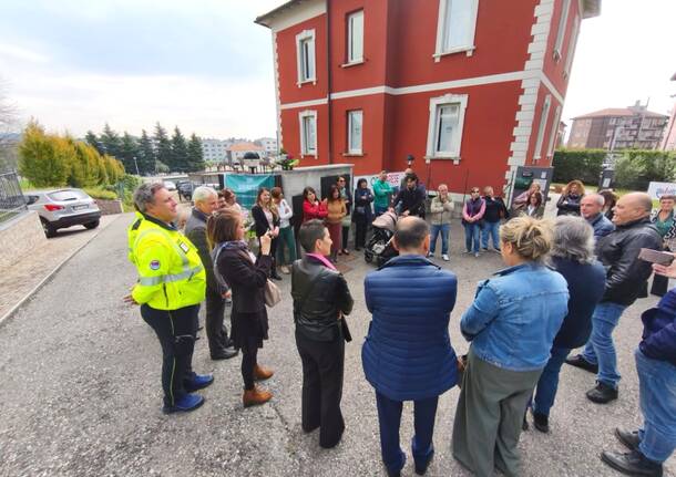 Varese ricorda l’infermiere Giuseppe Santopolo con un defibrillatore donato alla città