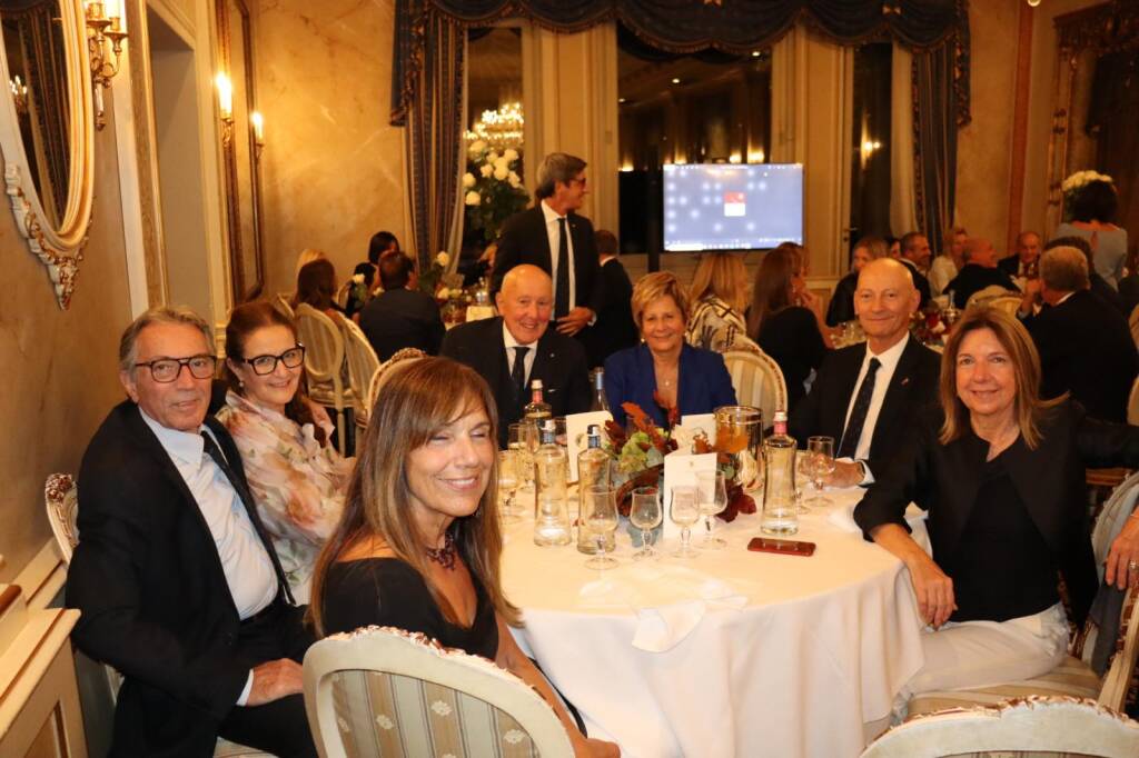 Due nuovi soci e riconoscimenti di appartenenza per il Lions Club Legnano Host