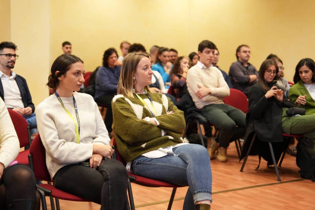 Fausto Walter Turco e padre Natale Brescianini incontrano i diplomati di ITS INCOM