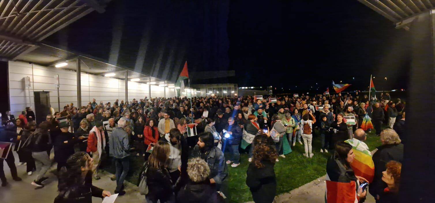 Flash Mob per Gaza e i sanitari morti davanti all’Ospedale di Legnano 