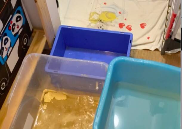 Ruth, senza casa da due mesi per colpa dell’acqua che cade dal tetto: “Pago il mutuo e le spese condominiali, ma vivo in hotel”
