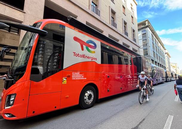 Varese invasa dai bus: sono quelli dei grandi team della Tre Valli