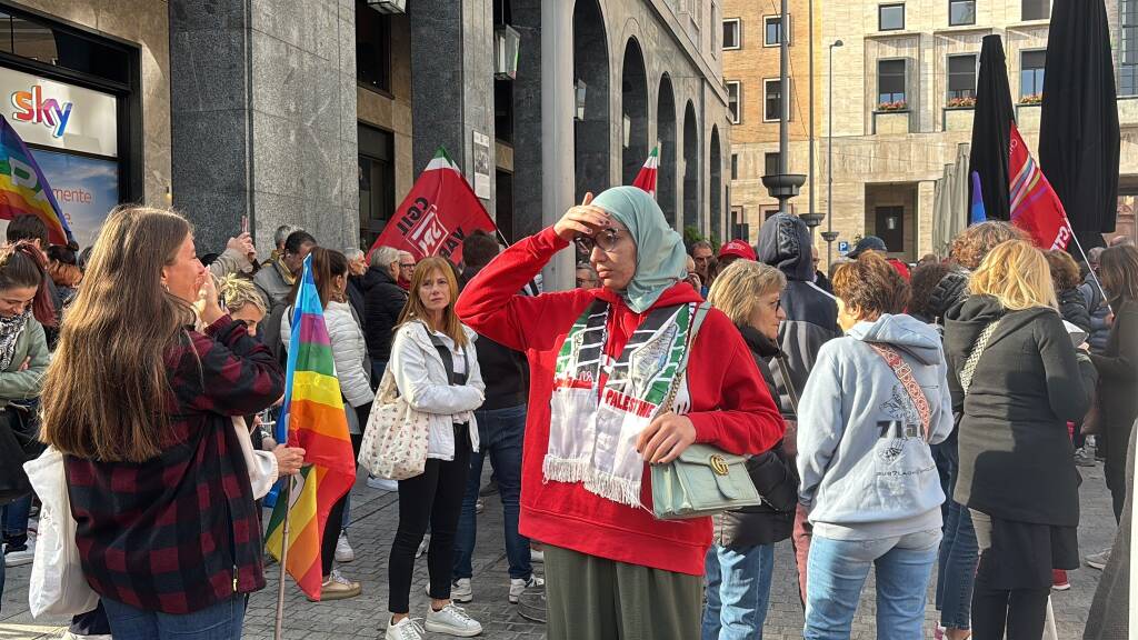 Il corteo per Gaza a Varese nel giorno dello sciopero generale