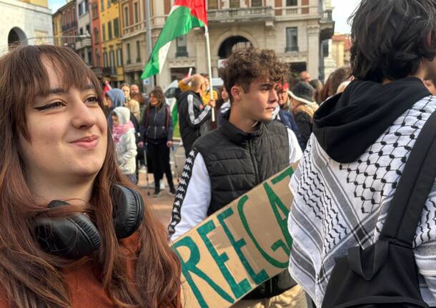 Il corteo per Gaza a Varese nel giorno dello sciopero generale