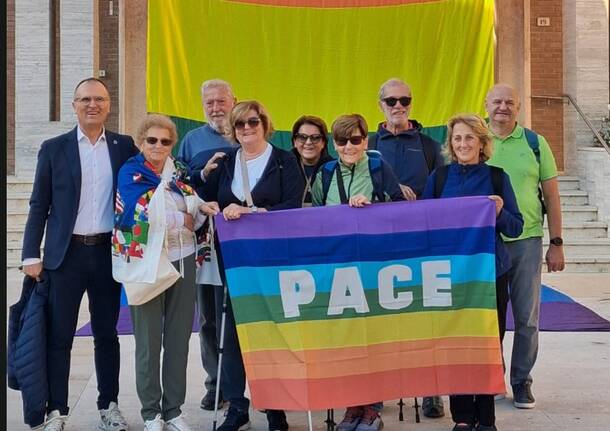 Alla Marcia PerugiAssisi della Pace un folto gruppo del Legnanese
