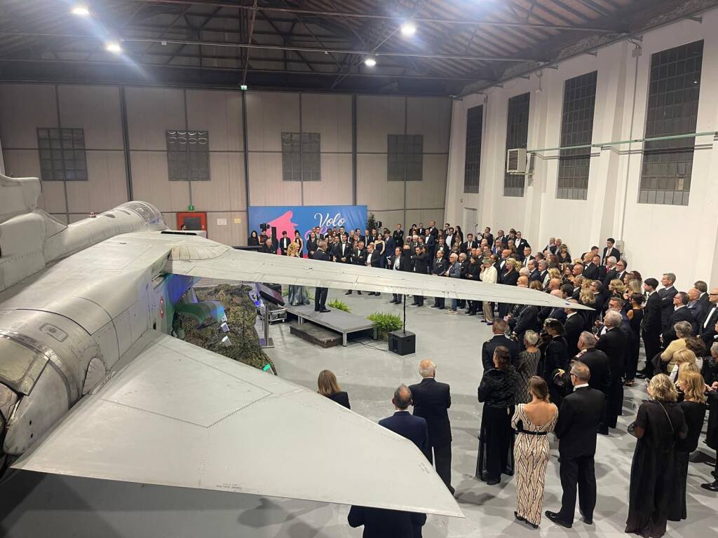 Il Tornado PA-200 atterra a Volandia per il Volo in Rosa