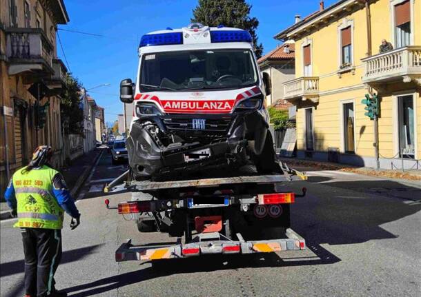 Incidente con ambulanza Cri a Gallarate
