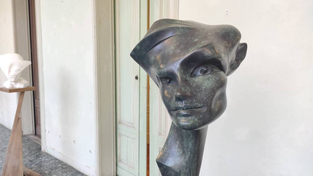 La bellezza che nasce dalle scorie dell'anima, l'arte di Mario da Corgeno a Ternate